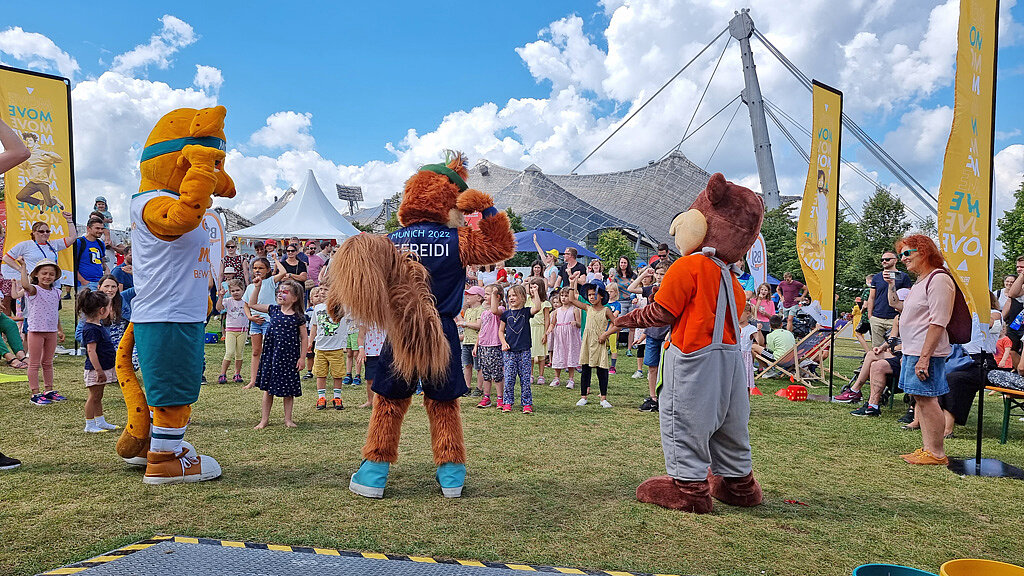 Movelino, Maskottchen der MOVE-Kampagne, bei der Kinderanimation